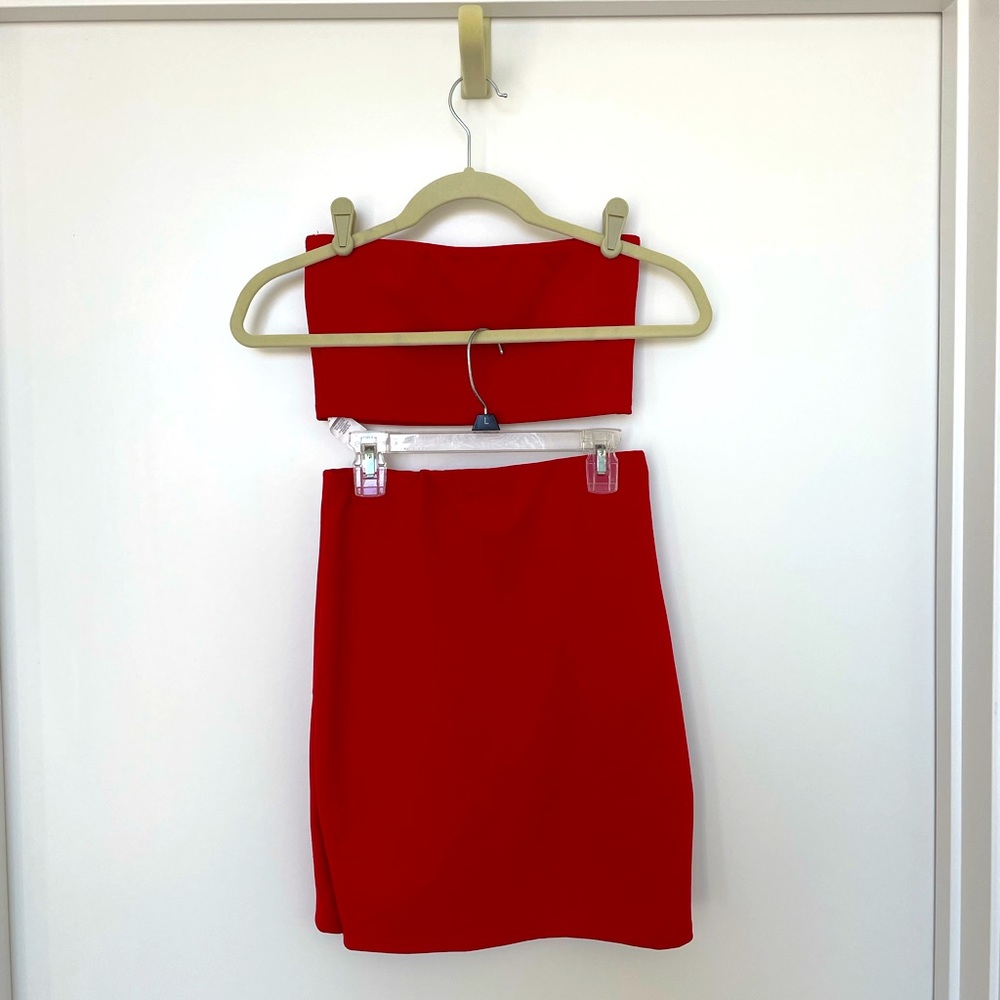 Red two piece set - Picture 2 of 2
